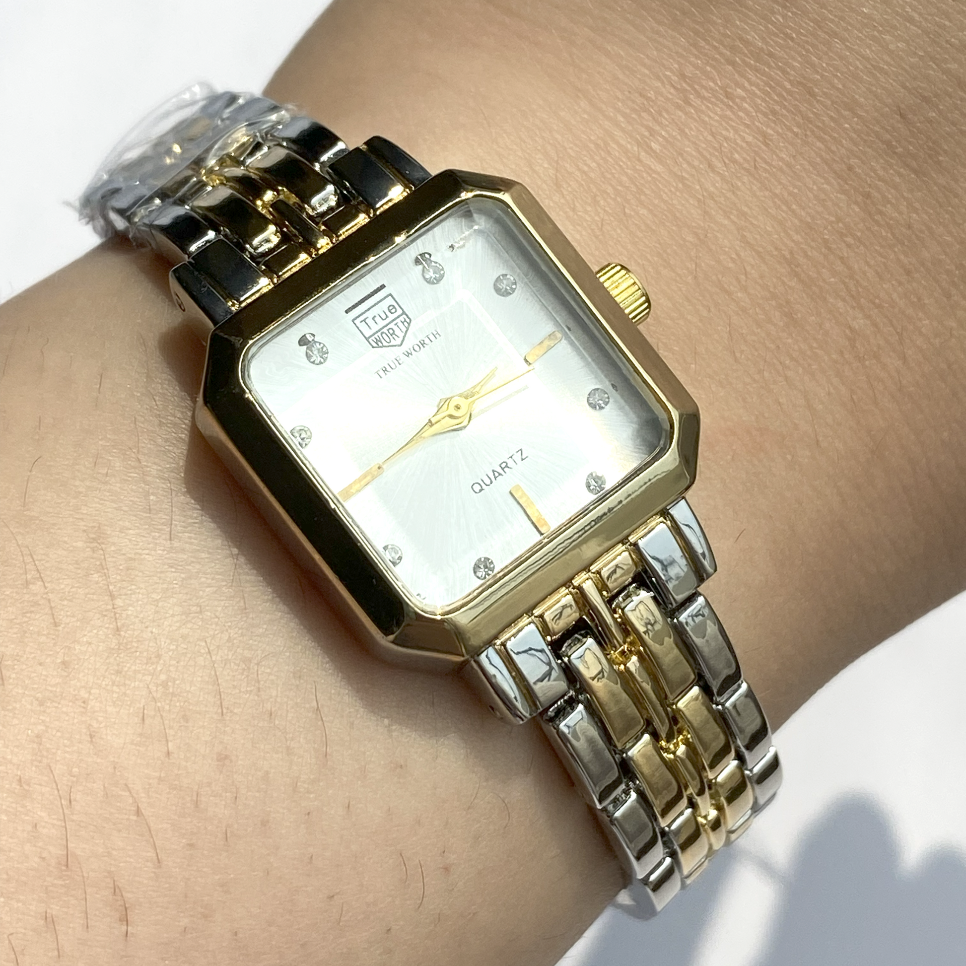 BellaMontre Regal Two-Tone